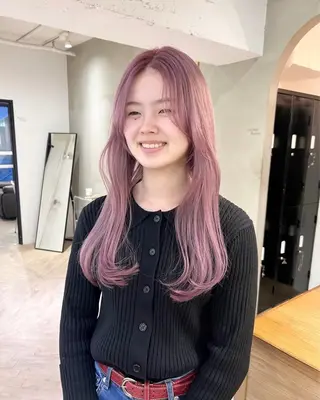 ロング 🍎デザインカラー /カエデ🍎のヘアスタイル
