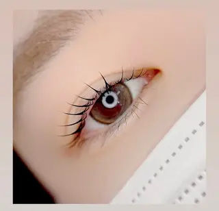 マツエク・マツパ un par unの眉毛・アイブロウイメージ