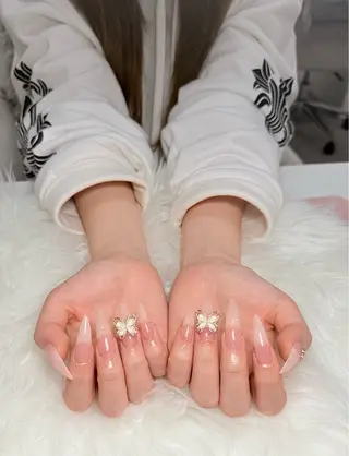 ネイル AURA NAIL🎀💅のネイルデザイン