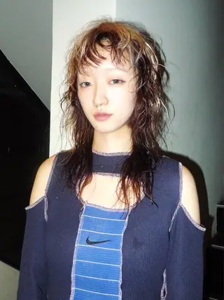 セミロング カラー ファッションに 溶け込むstyleのヘアスタイル