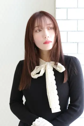 ロング 朝尾 愛花のヘアスタイル