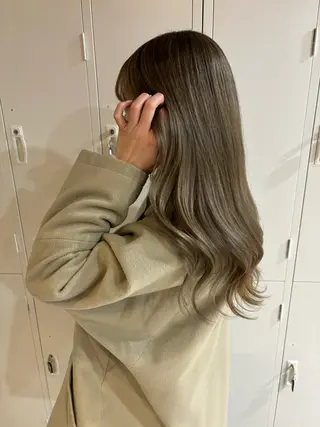 ロング 韓国/透明感 Veluaのヘアスタイル
