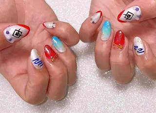 ネイル VIERU 🌈🎀💖のネイルデザイン