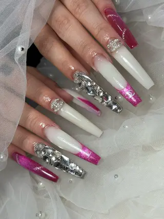 ネイル ✴︎ Delightのネイルデザイン