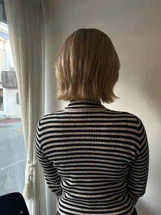 ミディアム 宮前 芽衣のヘアスタイル