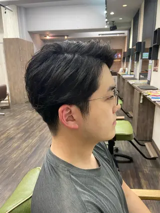 ミディアム 仁和山 晃のヘアスタイル