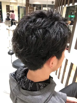 ショート パーマ メンズ 岩倉 諒のヘアスタイル