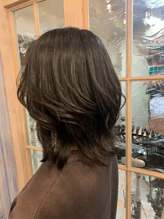 ミディアム amie by afloatのヘアスタイル