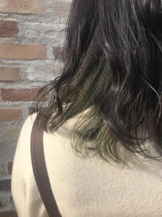 セミロング カラー 泉谷 莉可のヘアスタイル