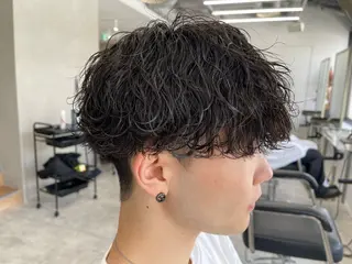 メンズ シャドウパーマ/ツイ スト/近藤百華🎀のヘアスタイル