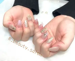 ネイル R.beauty サロンのネイルデザイン