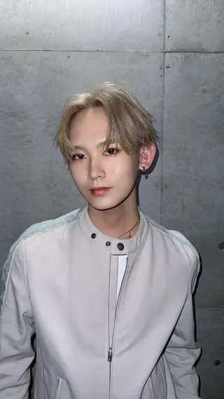 ショート カラー メンズ だいち/ブリーチ/ レイヤーカットのヘアスタイル