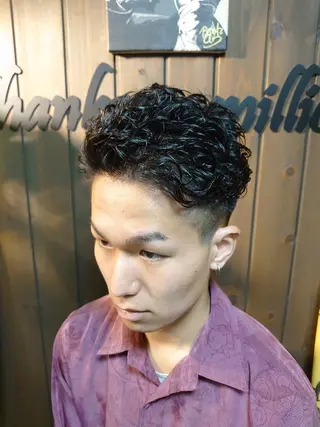 メンズ パーマ 岡林 選のヘアスタイル
