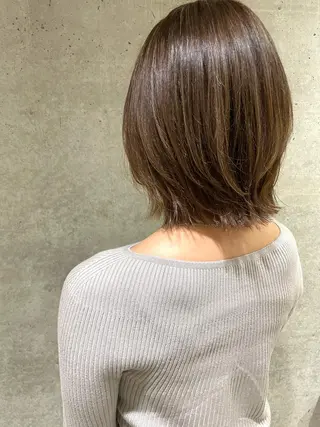 ミディアム カラー ハイライトが 得意なニキです😊のヘアスタイル
