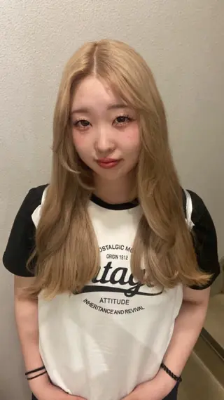 ロング カラー ヘアアレンジ girlyハイトーン /airi🍓🎀のヘアスタイル