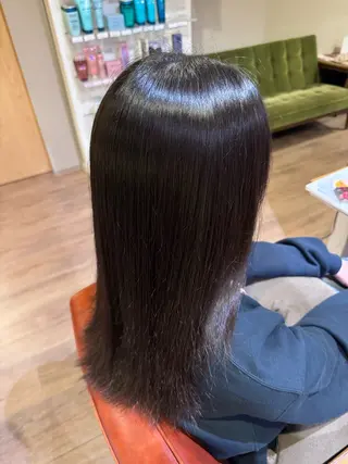 ロング パーマ 藤原 杏翼のヘアスタイル