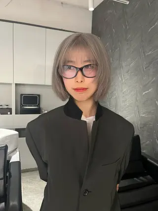 ショート ハイトーンカラー ムラカミカイセイのヘアスタイル