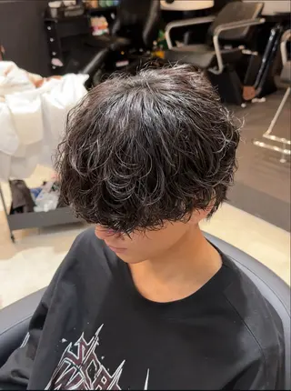 パーマ メンズ シャドウパーマ 高森蓮のヘアスタイル