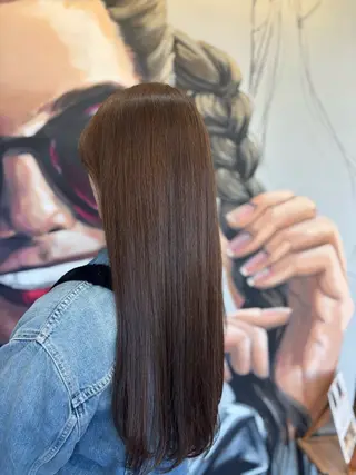 セミロング カラー おかだ まなみのヘアスタイル