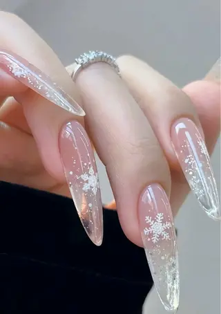 ネイル Horie 雪のネイルデザイン