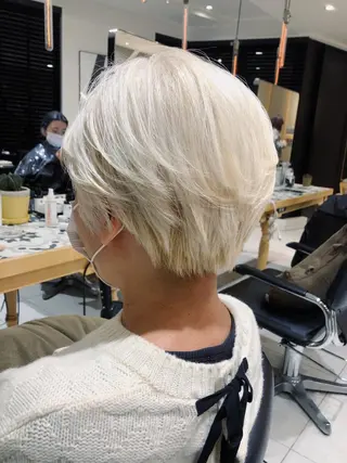 ショート カラー ミヤギ リュウキのヘアスタイル