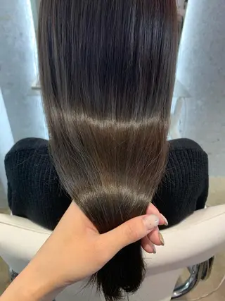 ロング カラー 山下 千明のヘアスタイル