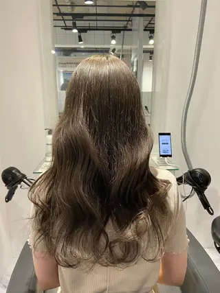 セミロング カラー センターパート特化 井上健太のヘアスタイル
