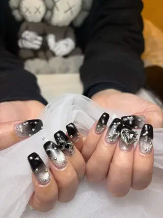 ネイル 🖤マイリー/ 新宿/歌舞伎町🖤のネイルデザイン