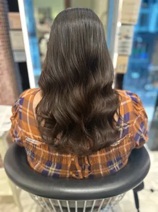 セミロング パーマ 韓国っぽ透け感カラー マンツーマン🫧なおのヘアスタイル
