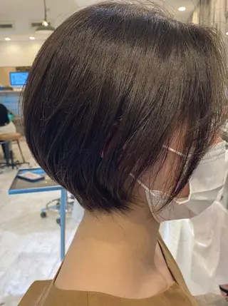 ショート カラー iizuka akiのヘアスタイル