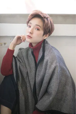 ショート pole/apartment所属・💓パーマ，💗 レイヤーカットのヘアスタイル