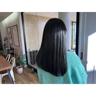 ロング カラー ツキダテ ユイのヘアスタイル