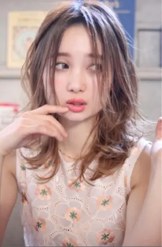 ミディアム カラー パーマ RUKA 美容院×ネイリストのヘアスタイル