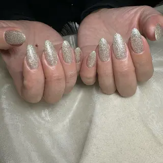 ネイル 里見 麗のネイルデザイン