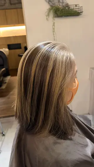 ミディアム カラー little lulu 梅田所属・Saya/ショート/ ボブ/ 大阪/梅田のヘアスタイル