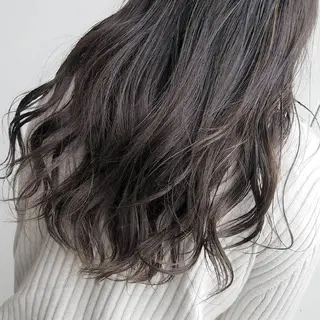 セミロング カラー ヘアアレンジ ネイル パーマ iplus まつげ、眉毛、耳つぼのマツエク・マツパデザイン