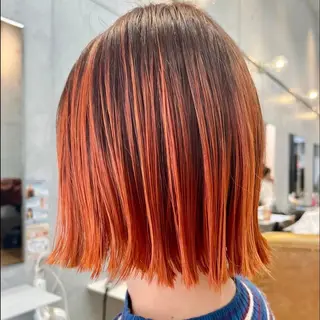 カラー ヒナ/レイヤーカット 艶感ワンカラーのヘアスタイル