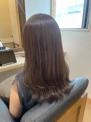 セミロング 山口 里莉のヘアスタイル