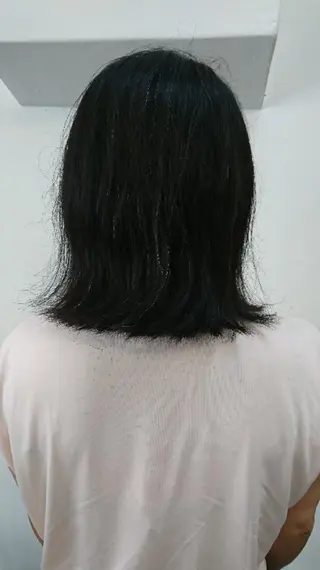 ミディアム 齋藤 愛美のヘアスタイル