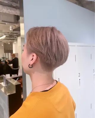 ショート カラー 艶ハイトーン‪‪🔆 ️️️安座間 希のヘアスタイル