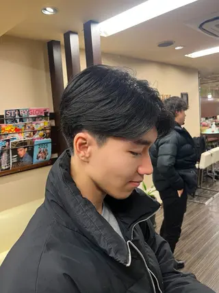 パーマ メンズ 韓国レイヤー ☁️🫧森ハリス誠一のヘアスタイル
