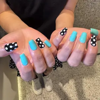 ネイル RIEKO🍒 ワンホン♡推しネイルのネイルデザイン