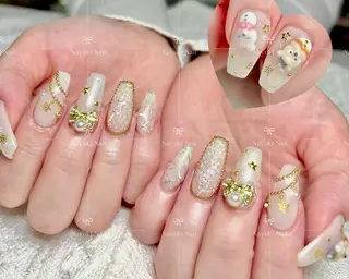 ネイル 🦋 Queenieのネイルデザイン