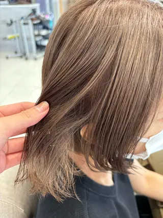 カラー 守谷 奏穂のヘアスタイル