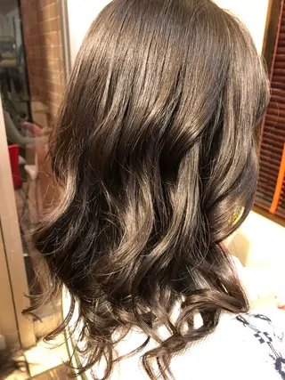 ロング 長谷川 薫のヘアスタイル