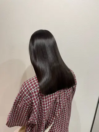 セミロング タマシロカリン 艶カラー/レイヤーのヘアスタイル