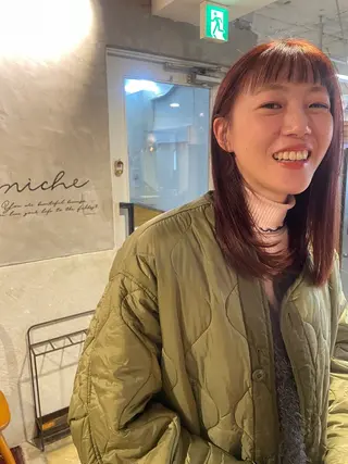セミロング カラー さの あやねのヘアスタイル