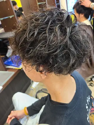 ショート カラー メンズ パーマ 特殊パーマ 片山恭兵のヘアスタイル