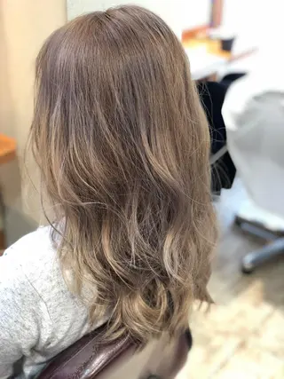 ロング カラー 100%髪質改善特化 TRUNSのヘアスタイル