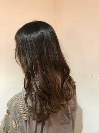 ロング 横瀬 稀のヘアスタイル